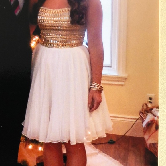 Prom dress - Picture 2 of 4